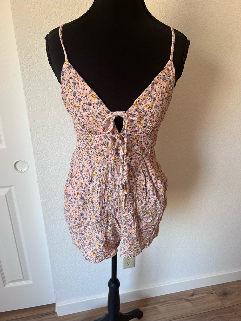 Aeropostale Pink Floral Smocked Tie-Front Romper Summer Girly Y2K